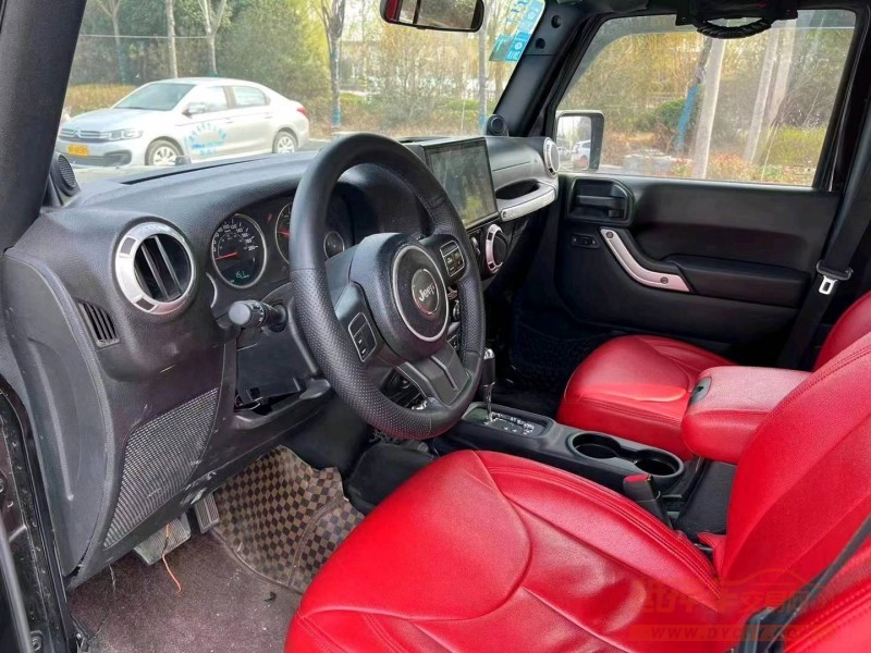 枣庄12年Jeep牧马人8