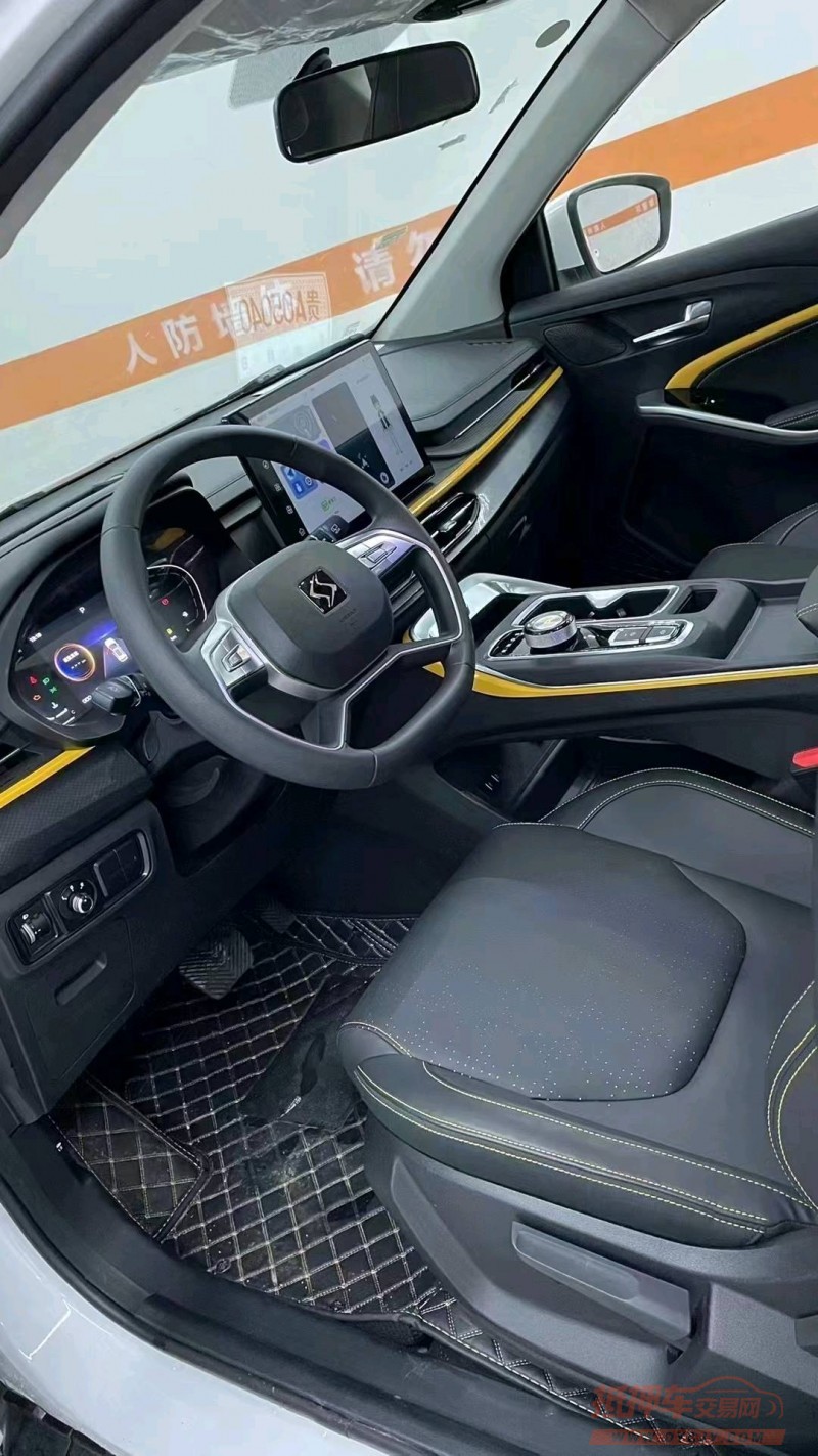 成都23年江淮思皓5