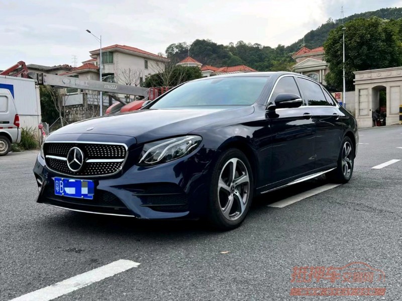 广州18年奔驰E8