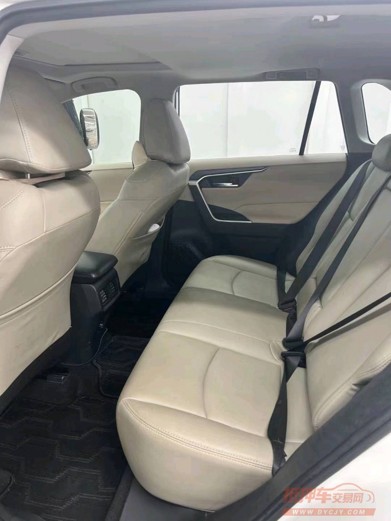 广州21年丰田RAV4荣放4