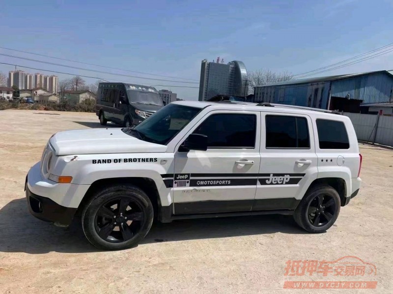 衡阳13年Jeep自由客2