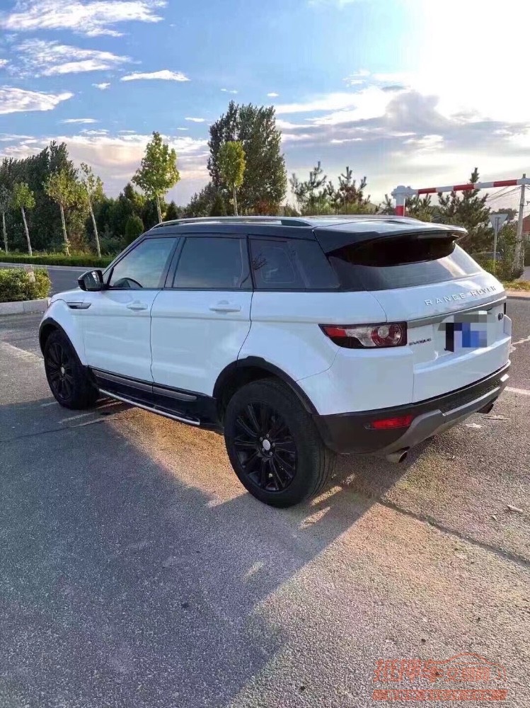 保定15年路虎极光3