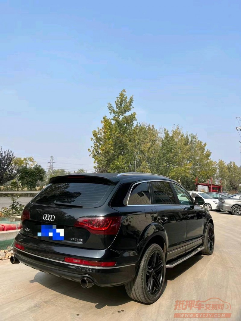 北京13年奥迪Q78