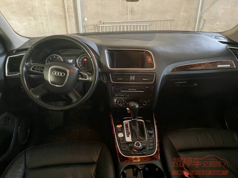 保定10年奥迪Q58