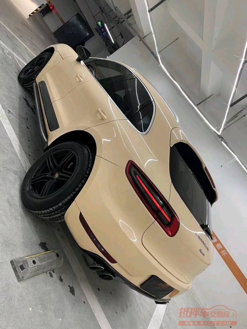 成都15年保时捷Macan5