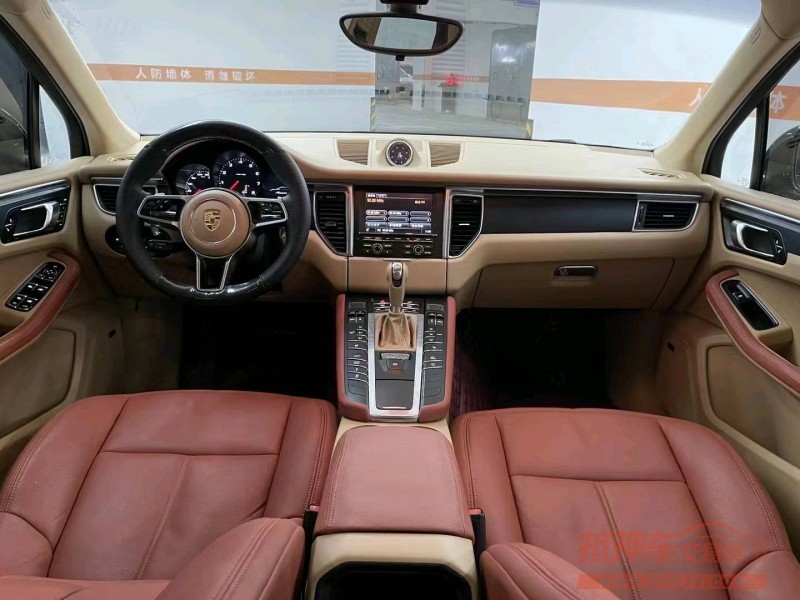 成都15年保时捷Macan9