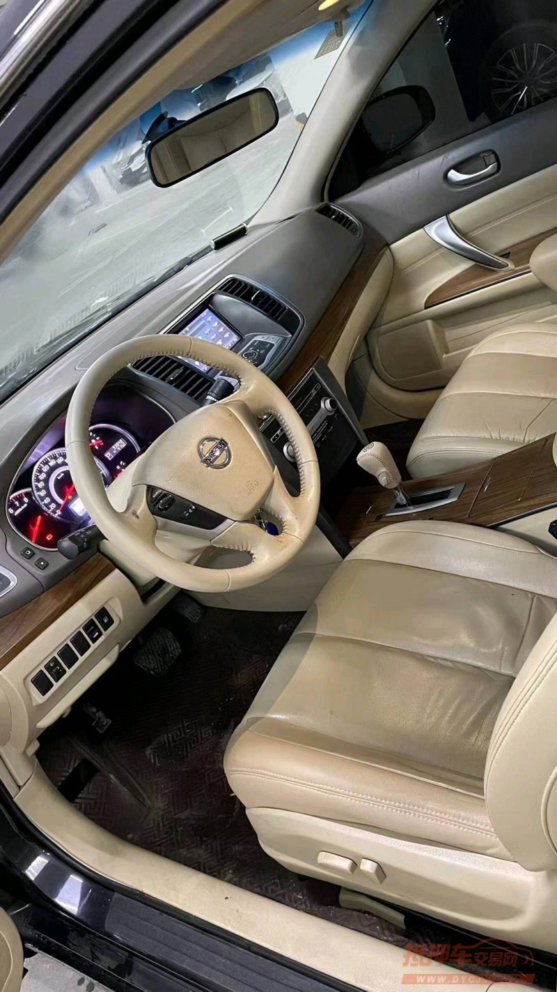 成都13年日产天籁5