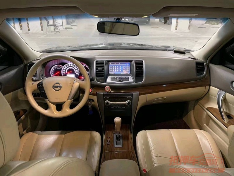 成都13年日产天籁9