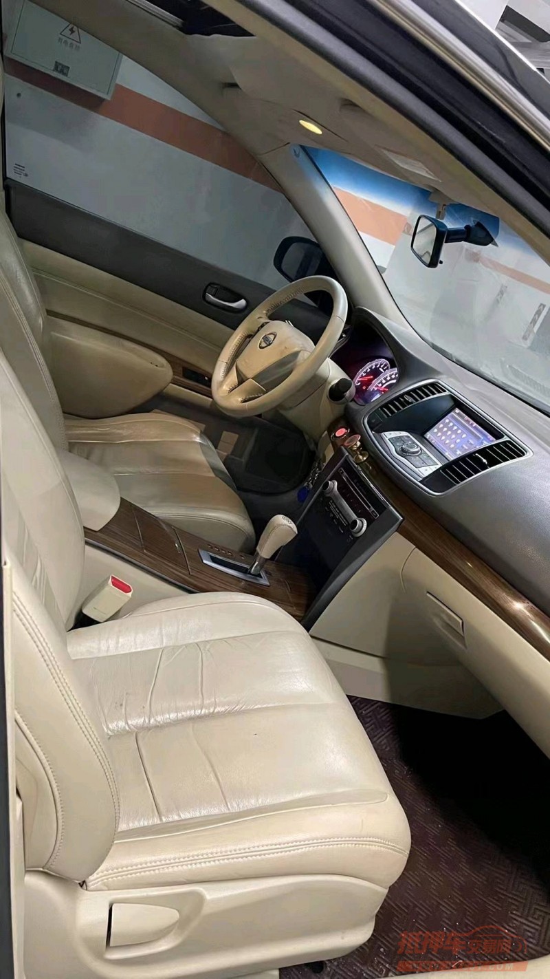 成都13年日产天籁8