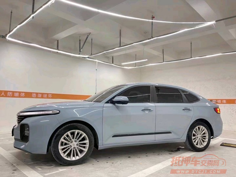 成都20年宝骏RC53