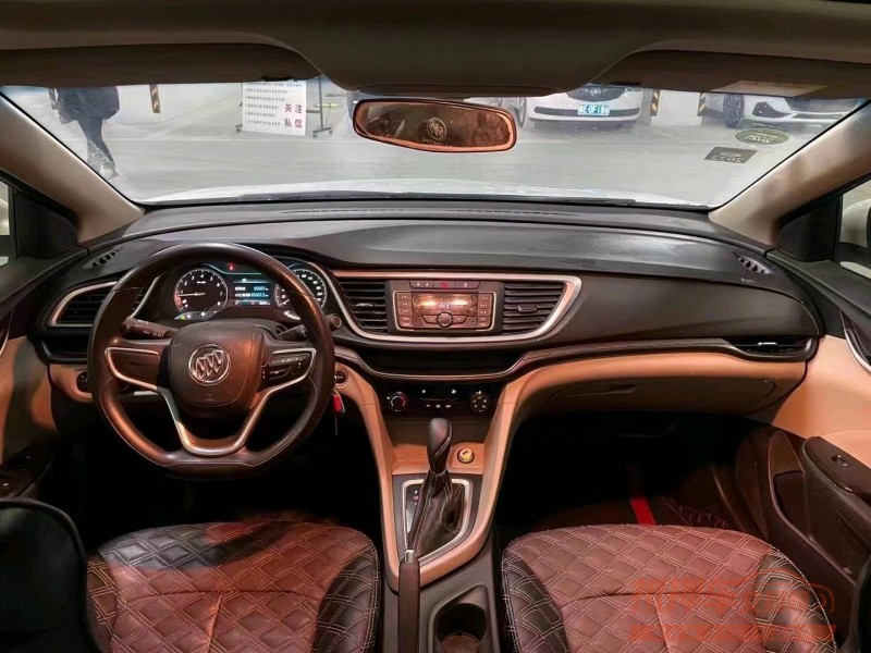 成都17年别克英朗8