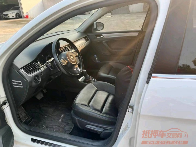 珠海15年大众宝来5