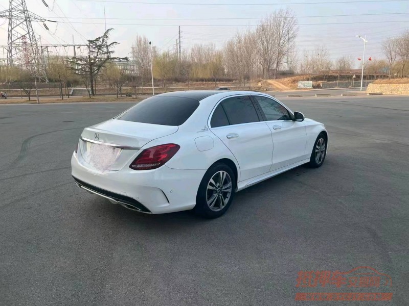 东营17年奔驰C7