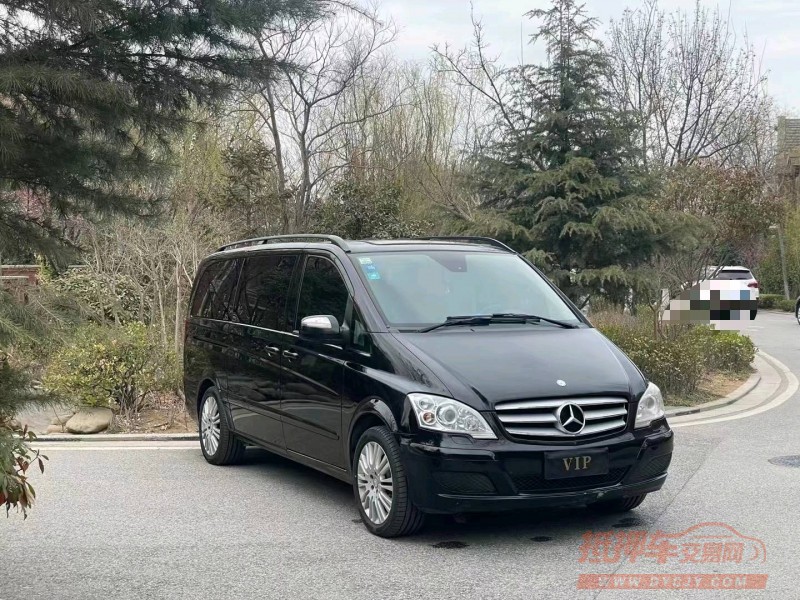 青岛13年奔驰唯雅诺2