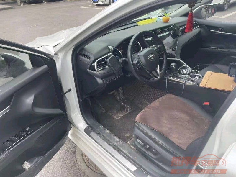 宜昌20年丰田凯美瑞3
