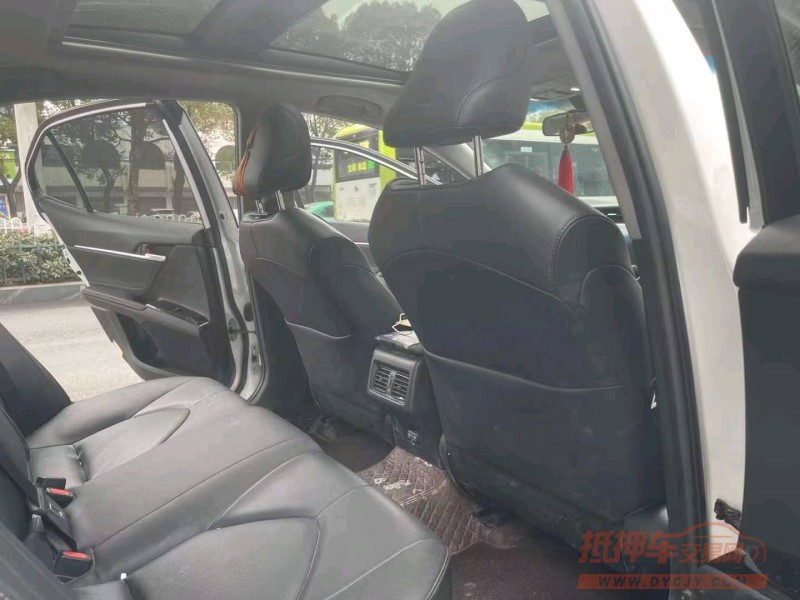 宜昌20年丰田凯美瑞4