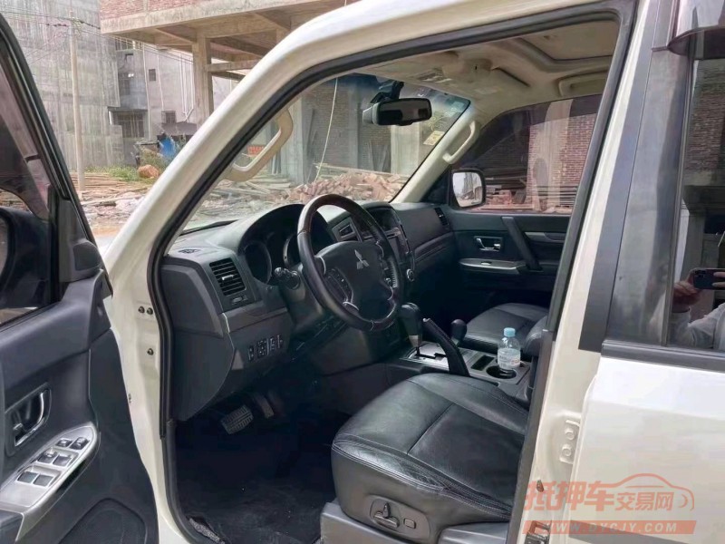 梧州15年三菱帕杰罗4