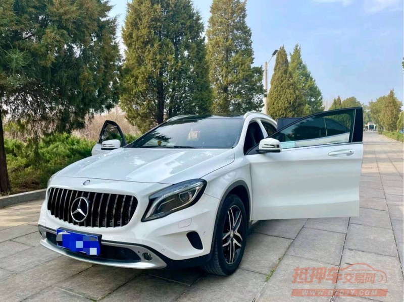 枣庄17年奔驰GLA2