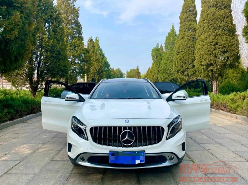 枣庄17年奔驰GLA1