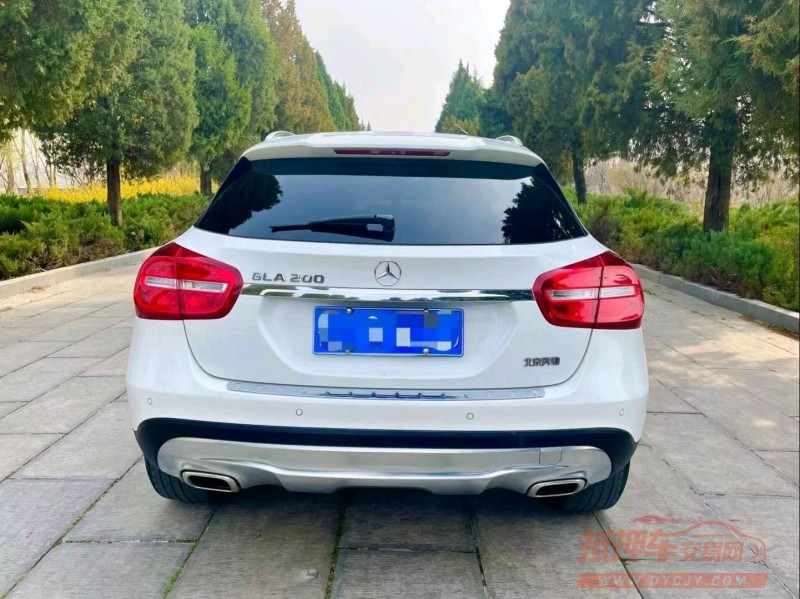 枣庄17年奔驰GLA5