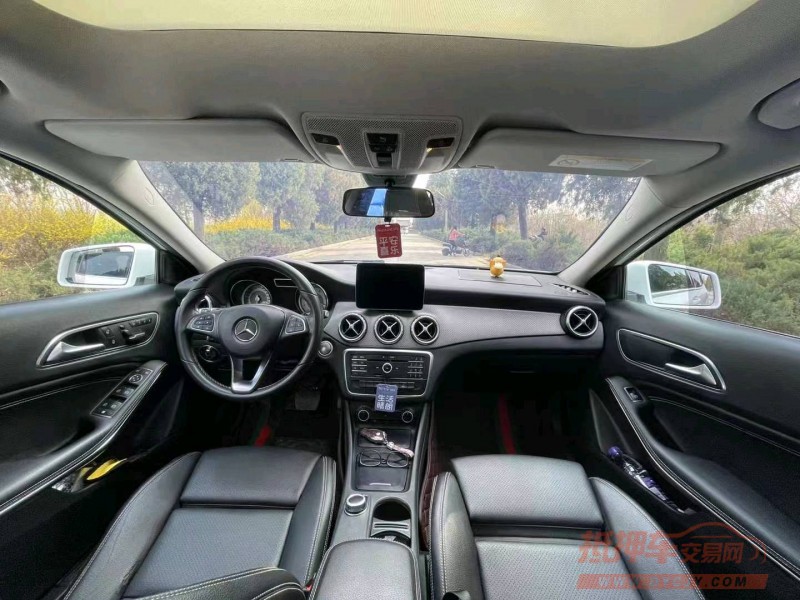 枣庄17年奔驰GLA7