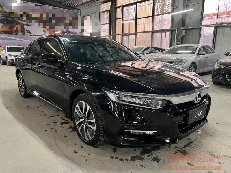 济宁19年本田雅阁2