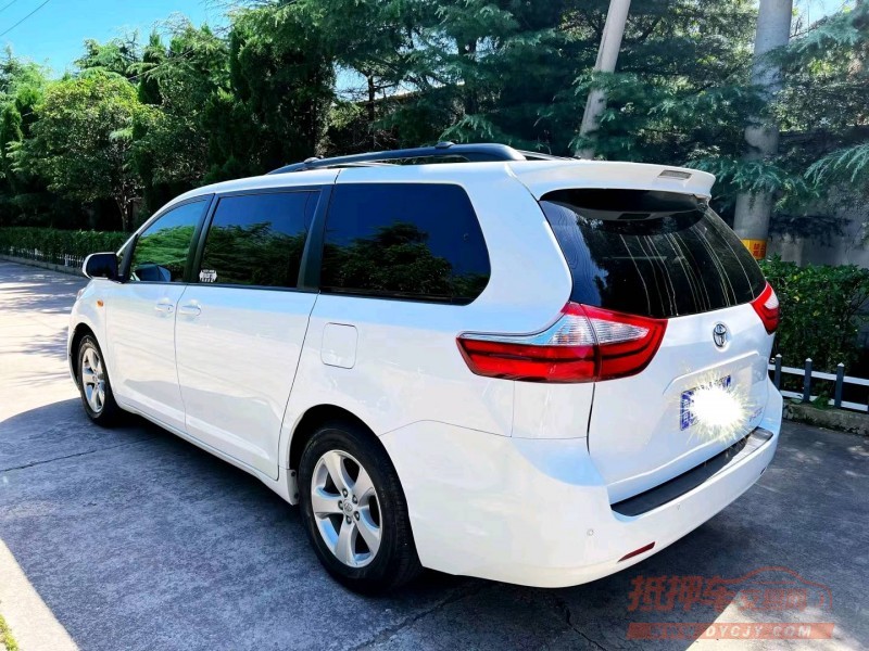 潍坊15年丰田塞纳4