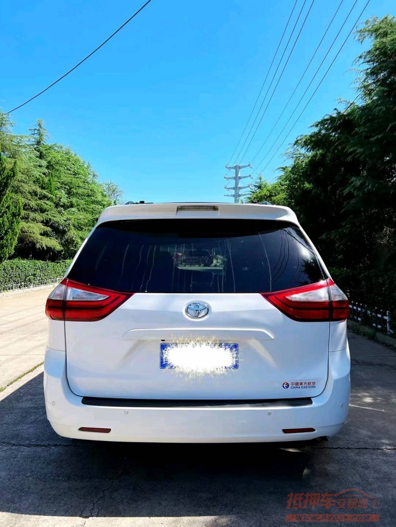 潍坊15年丰田塞纳5