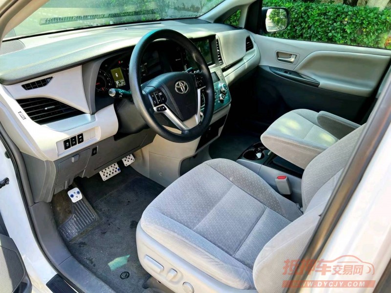 潍坊15年丰田塞纳7