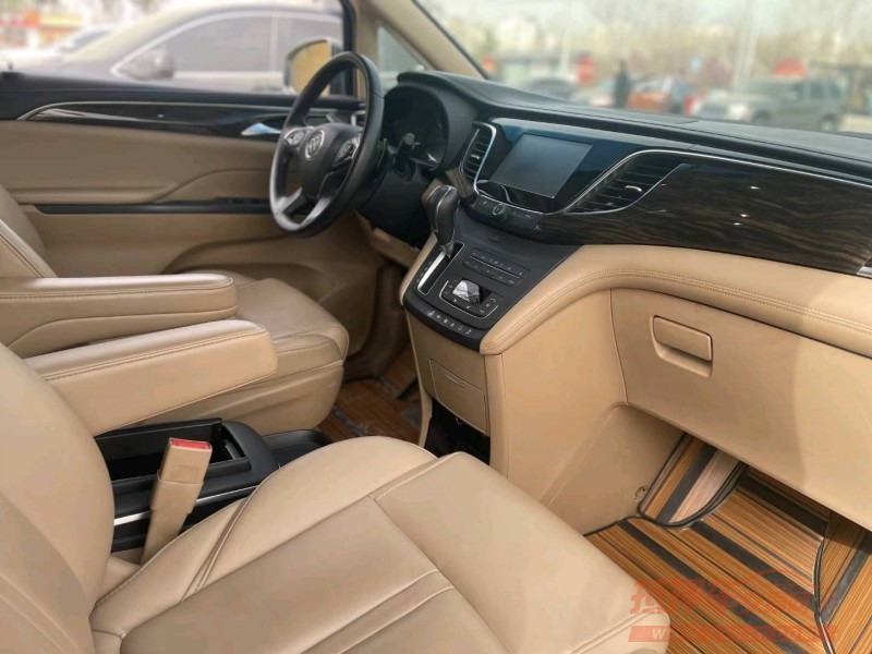 济宁17年别克GL84