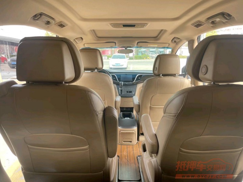 济宁17年别克GL85