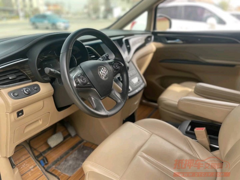 济宁17年别克GL86