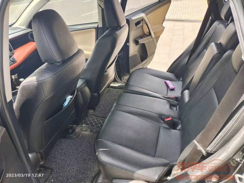 榆林19年丰田RAV4荣放6