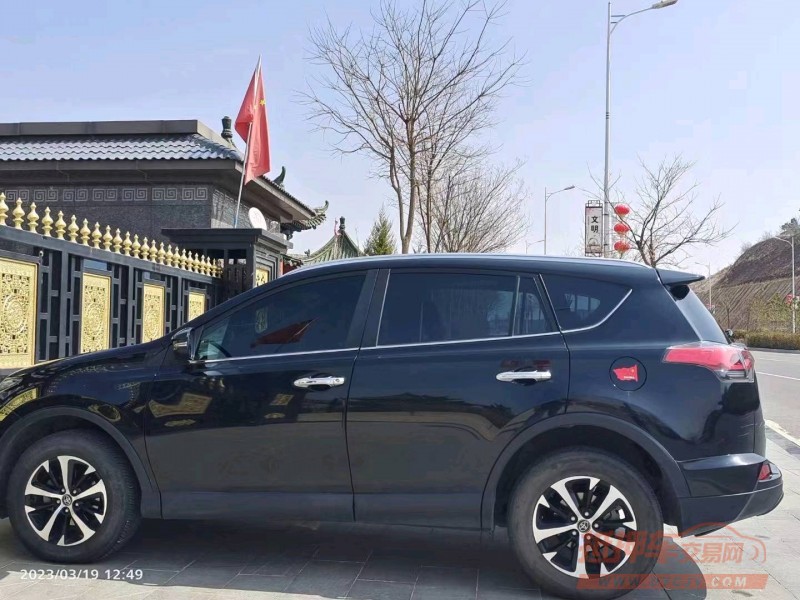 榆林19年丰田RAV4荣放8