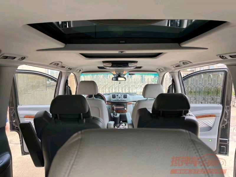 沈阳10年奔驰唯雅诺4