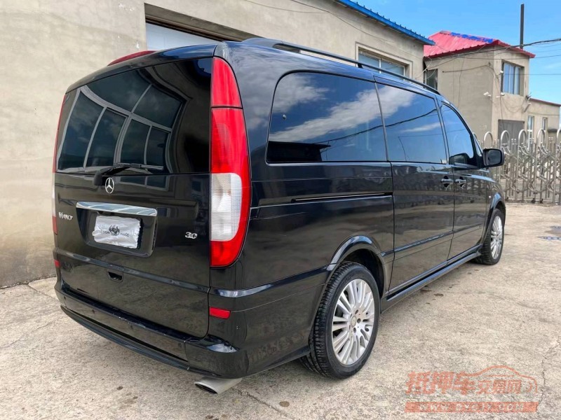 沈阳10年奔驰唯雅诺8