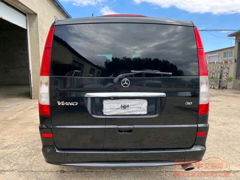 沈阳10年奔驰唯雅诺9