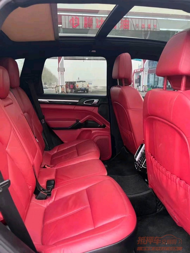 济南13年保时捷卡宴4