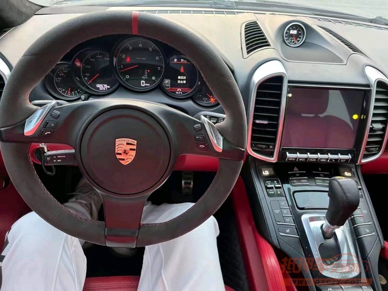 济南13年保时捷卡宴3