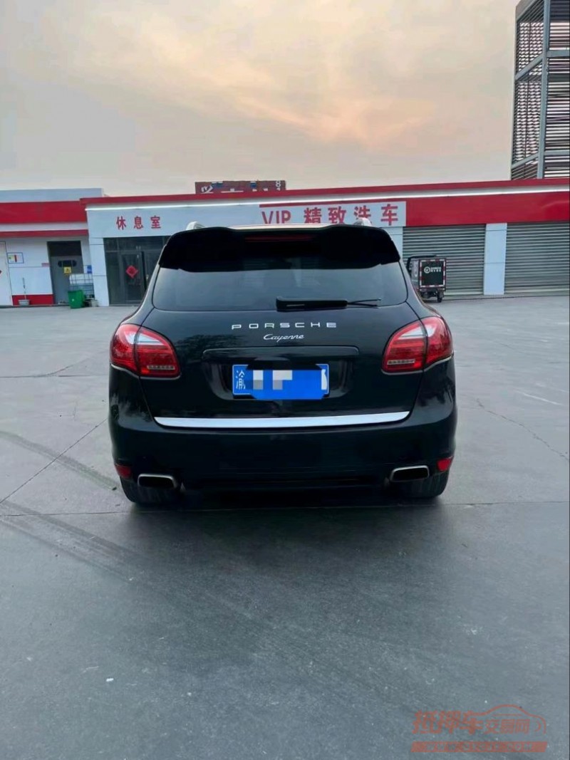 济南13年保时捷卡宴9
