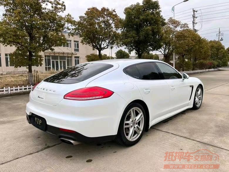 盐城13年保时捷帕拉梅拉8