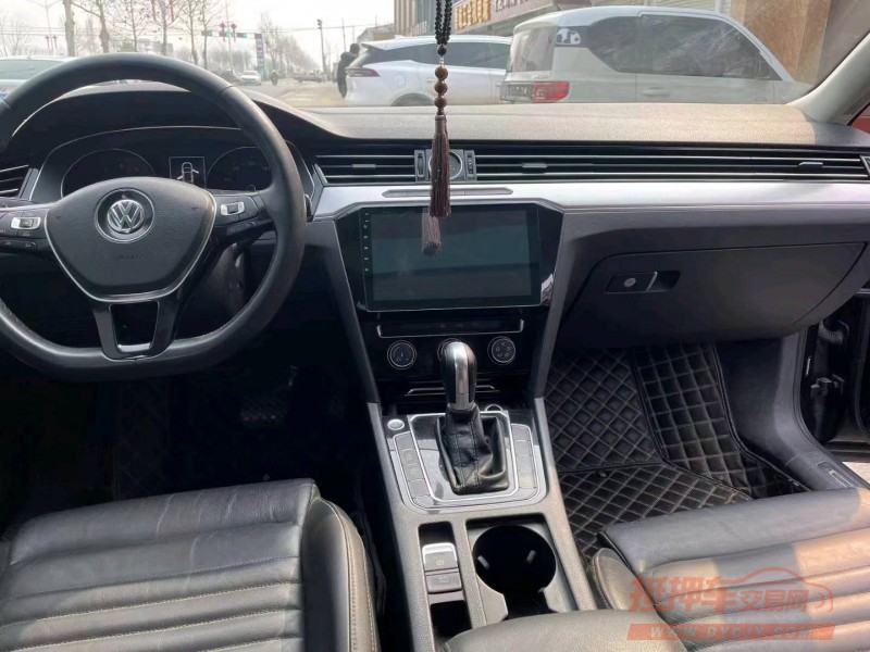 保定17年大众迈腾4