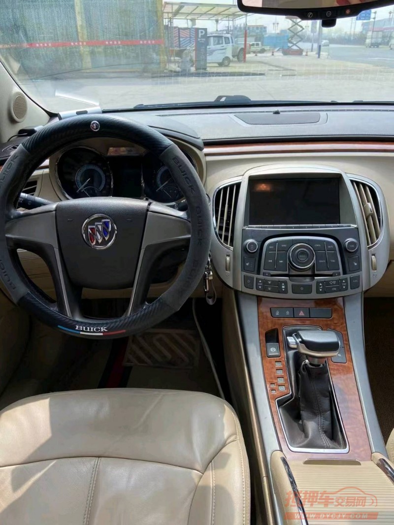 保定10年别克君越5