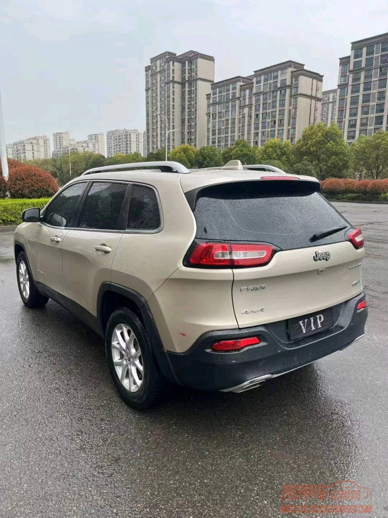 淮南16年Jeep自由光4