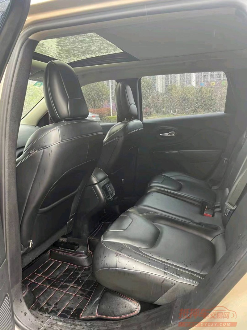 淮南16年Jeep自由光5