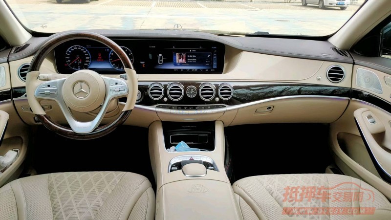 保定19年奔驰迈巴赫S级8