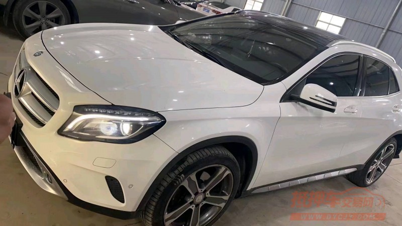 宜昌17年奔驰GLA1