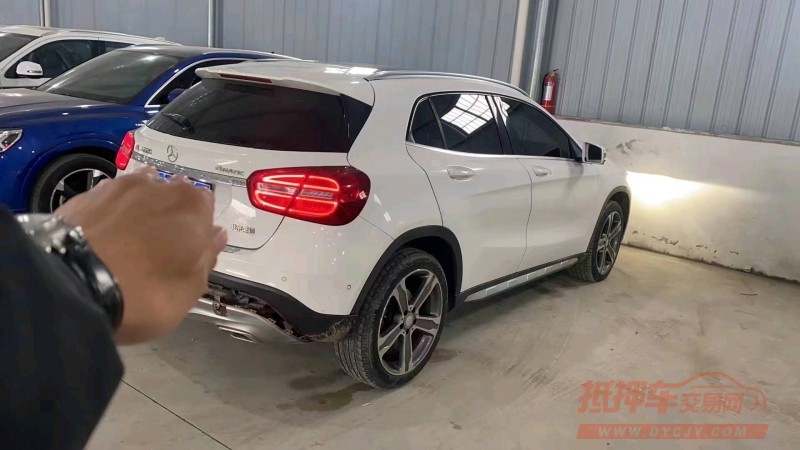 宜昌17年奔驰GLA4