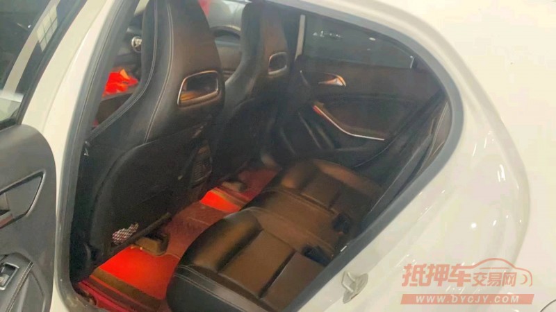 宜昌17年奔驰GLA5