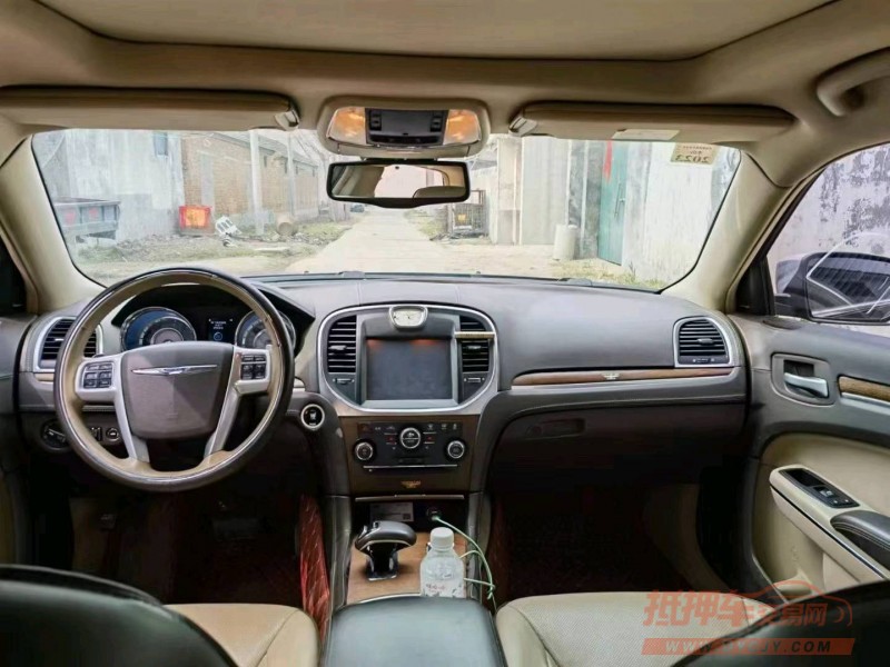 枣庄15年克莱斯勒300C7